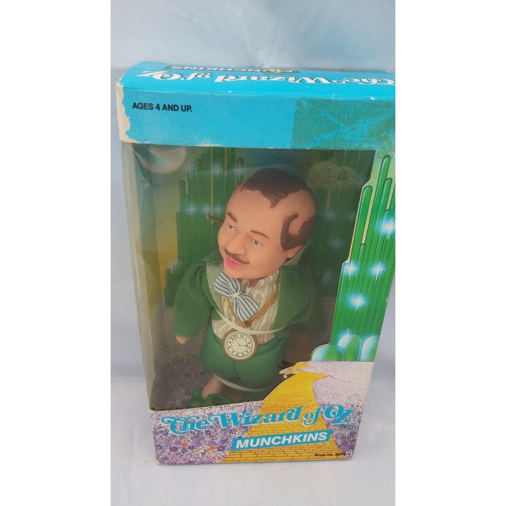 1988 version Turner Entertainment Wizard of Oz Munchkin Mayor doll